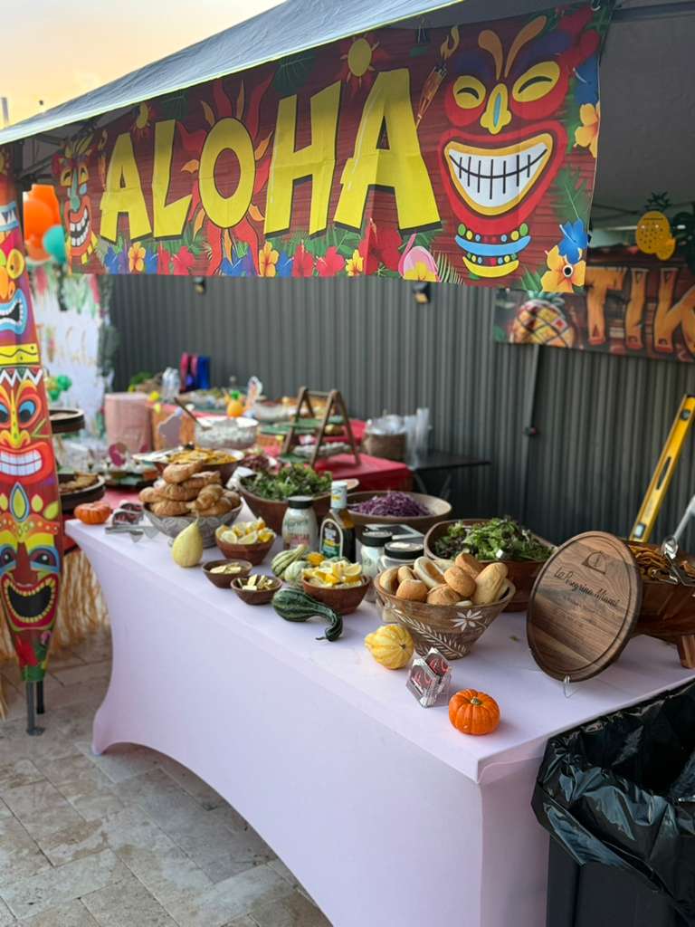 Salad & tiki bar — La Peregrina Miami catering